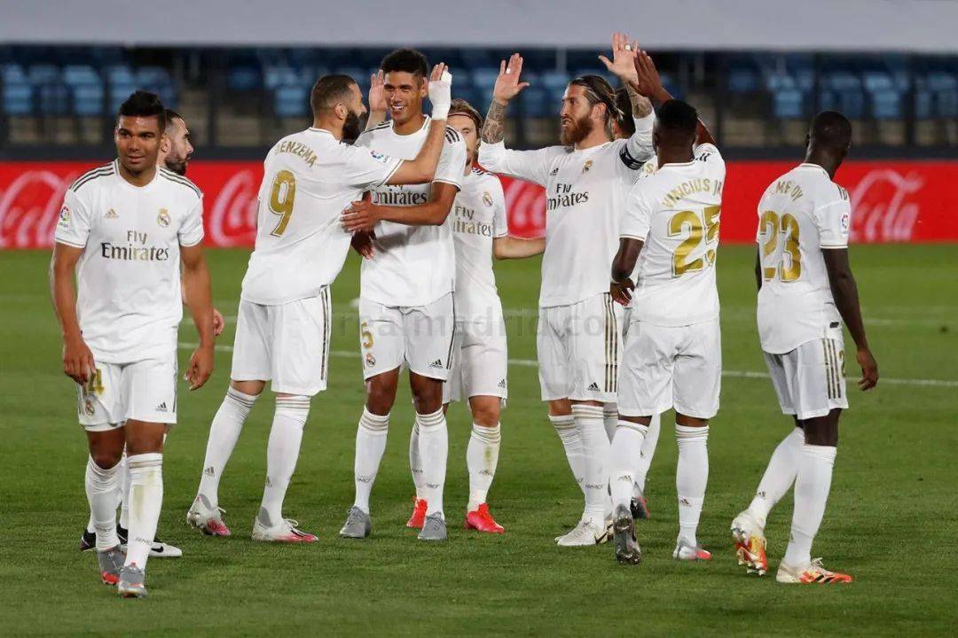 国际友谊赛半场：权赫圭头球造险，韩国0-0加纳（国际热身赛半场：权赫圭头球制造威胁，韩国与加纳0-0暂平）